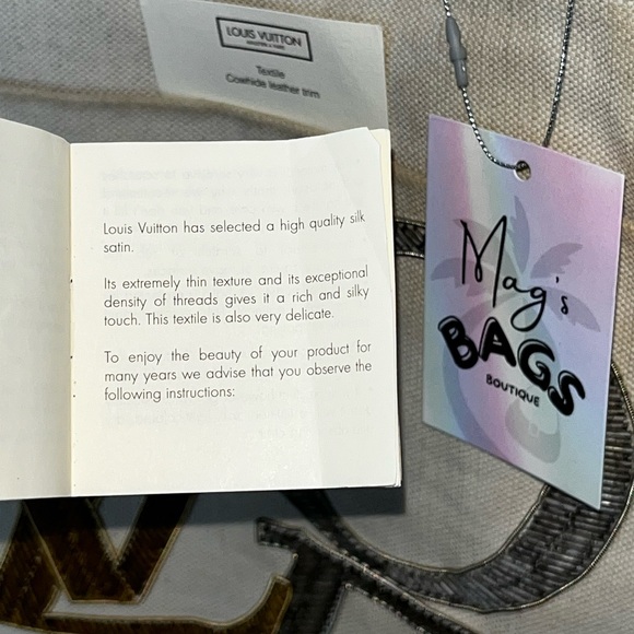 Louis Vuitton: Beaded That's Love Limited Edition Tote (on Scarlett Johansson) - Picture 6 of 16